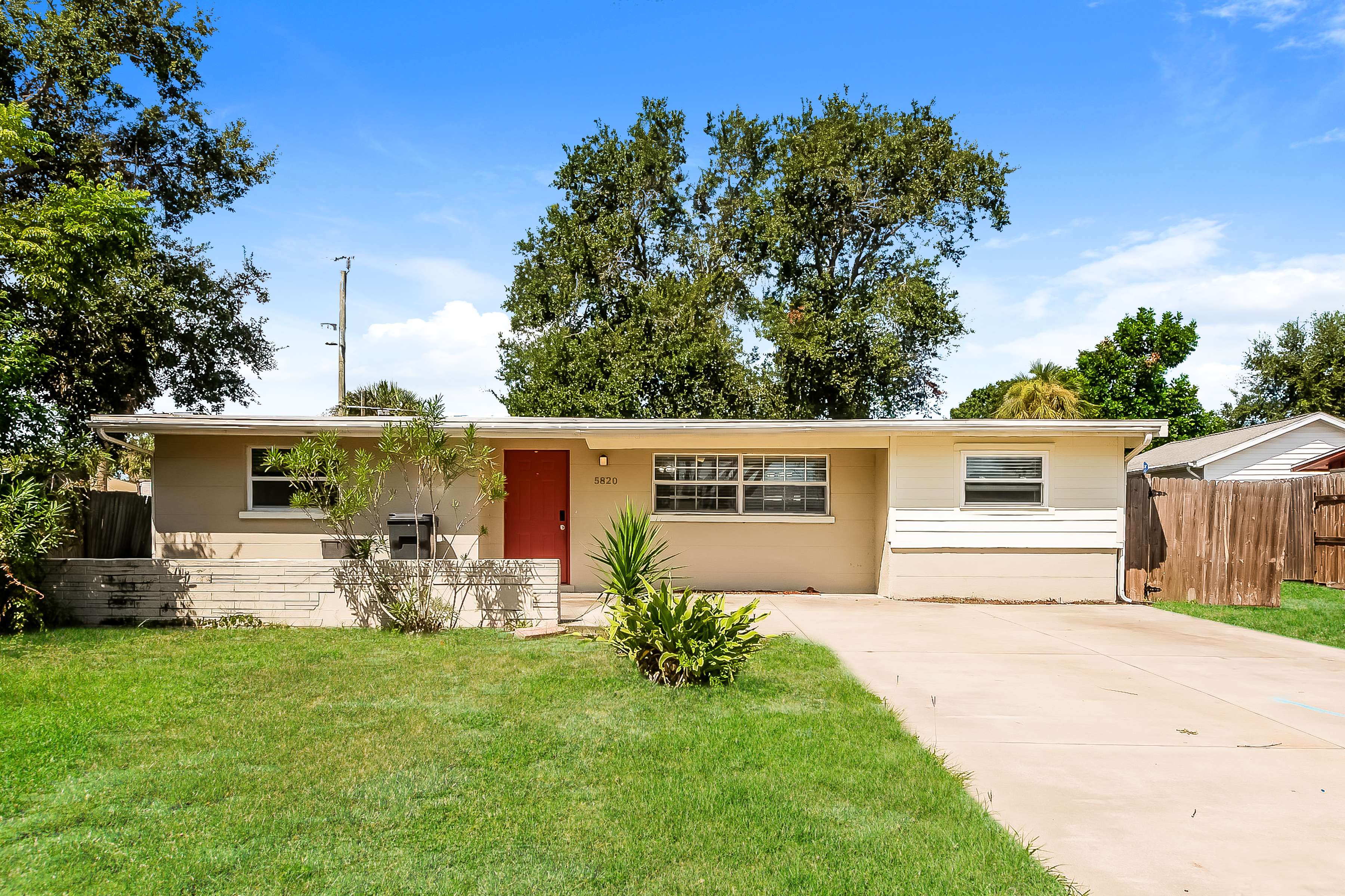 5820 21st St W Bradenton, FL 34207